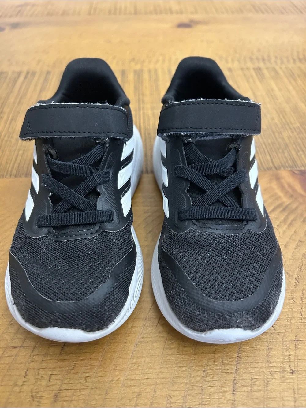 adidas Kids Black and White Velcro Mesh Sneakers size 9k